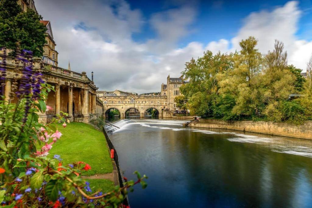 Beautiful Bath Apartment In Central Milsom Street Exterior foto